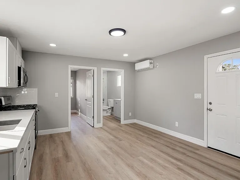 2116 Report Ave — Photo 3
