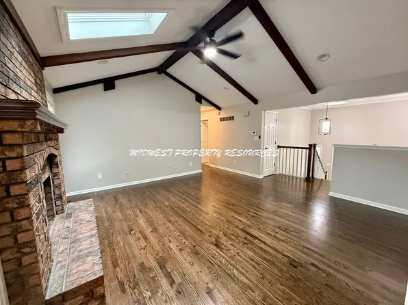 212 SE Moreland School Rd, Blue Springs, MO 64014