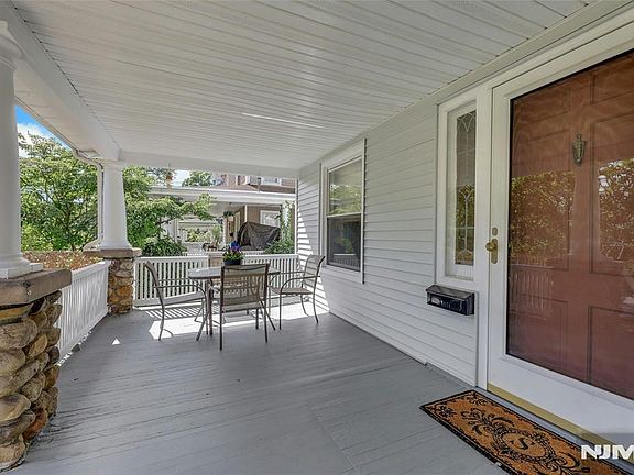 5th image of 144 Lincoln Avenue