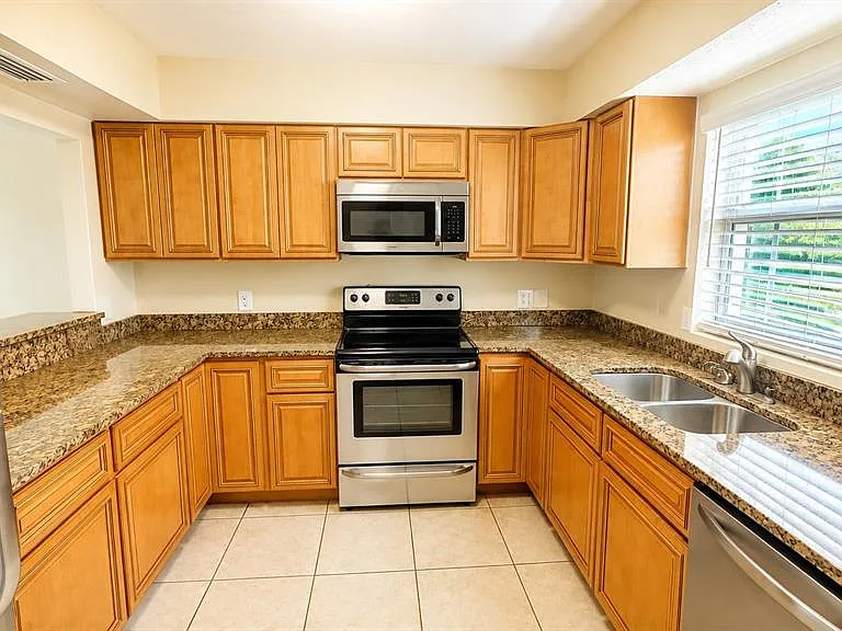 2405 Aspinwall St #2405 — Photo 3