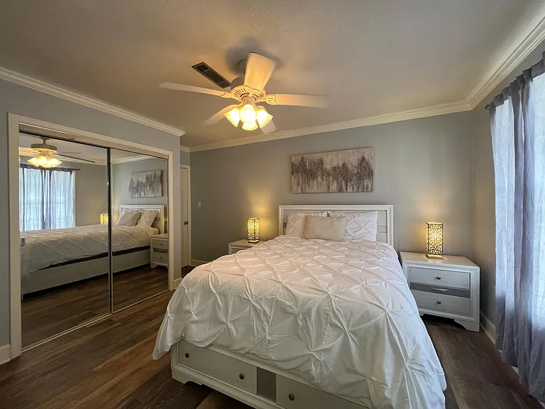 230 Lakeview Cir — Photo 24