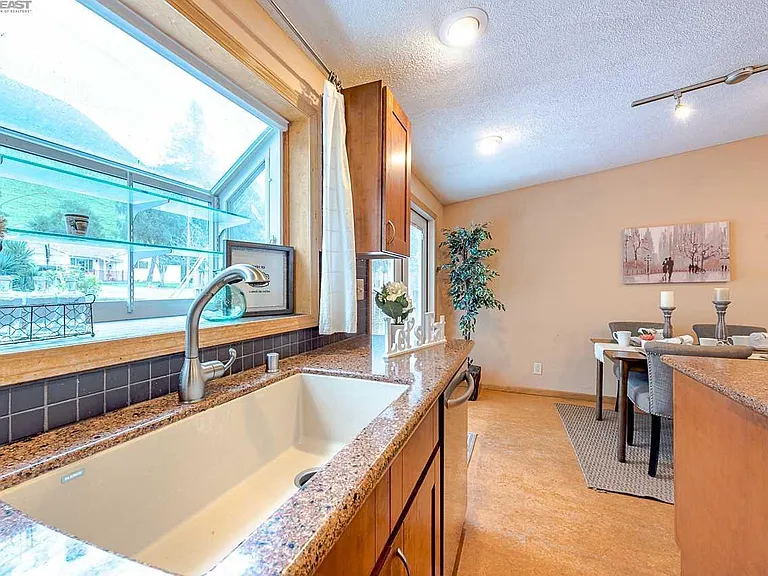 Canyon Heights Dr — Photo 14