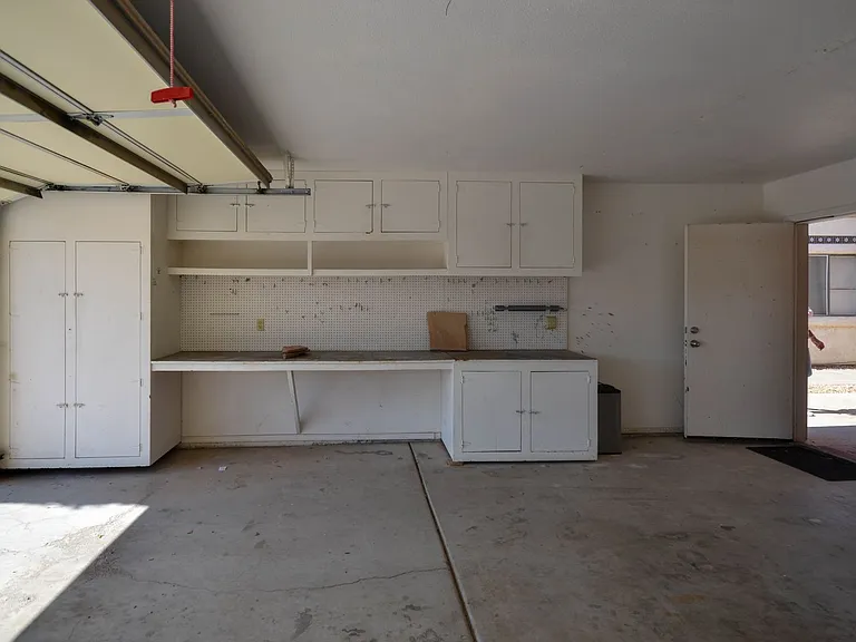 2911 Country Club Dr — Photo 34