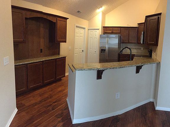 3rd image of 3741 Niblick Pl