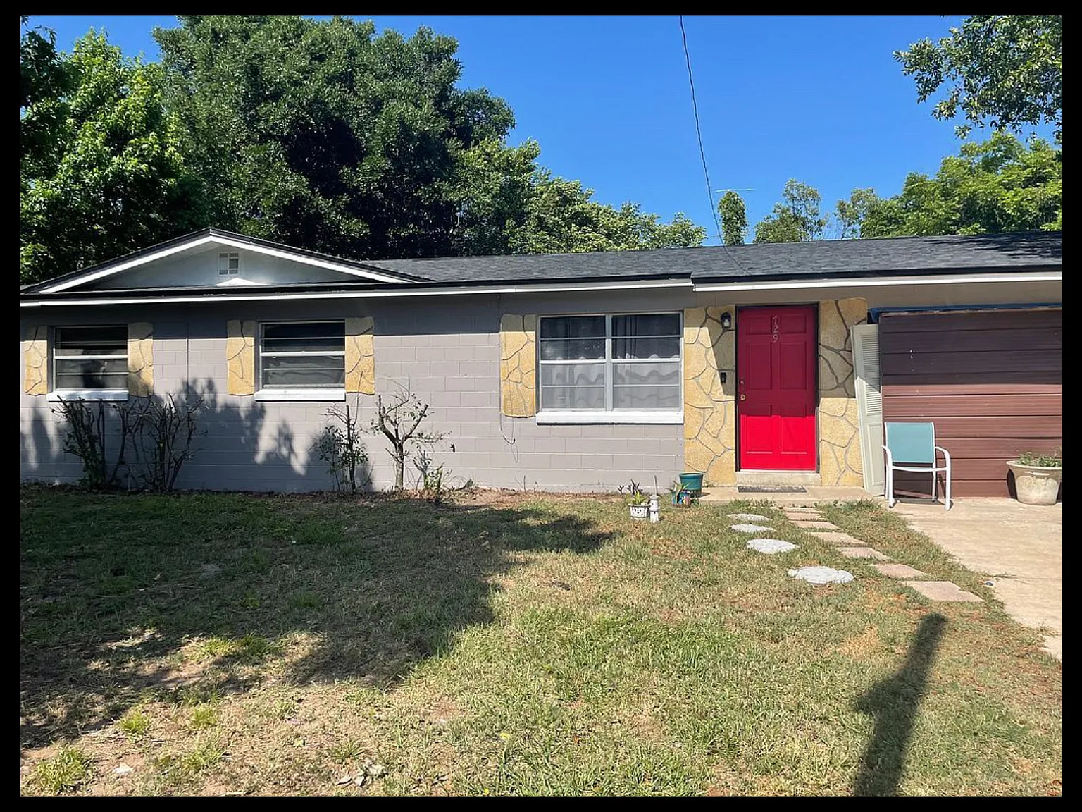 729 Lotus Ln — Photo 2