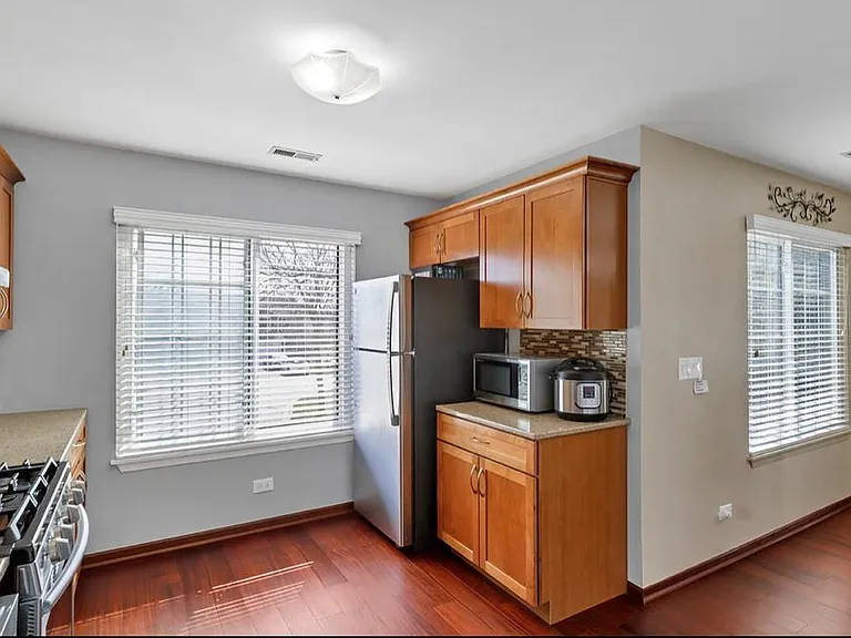 984 Westchester Cir — Photo 8