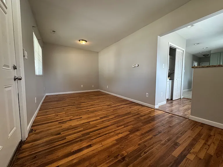 11060 Paige Ave — Photo 9