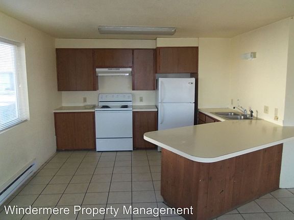 2nd image of 925 S College Ave APT A