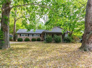 1043 Della Dr, Lexington, KY 40504