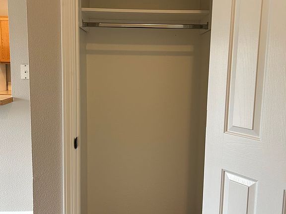 4th image of 10046 W Garverdale Ln #633-201