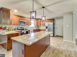 8 Meteor Ln, Newark, DE 19711