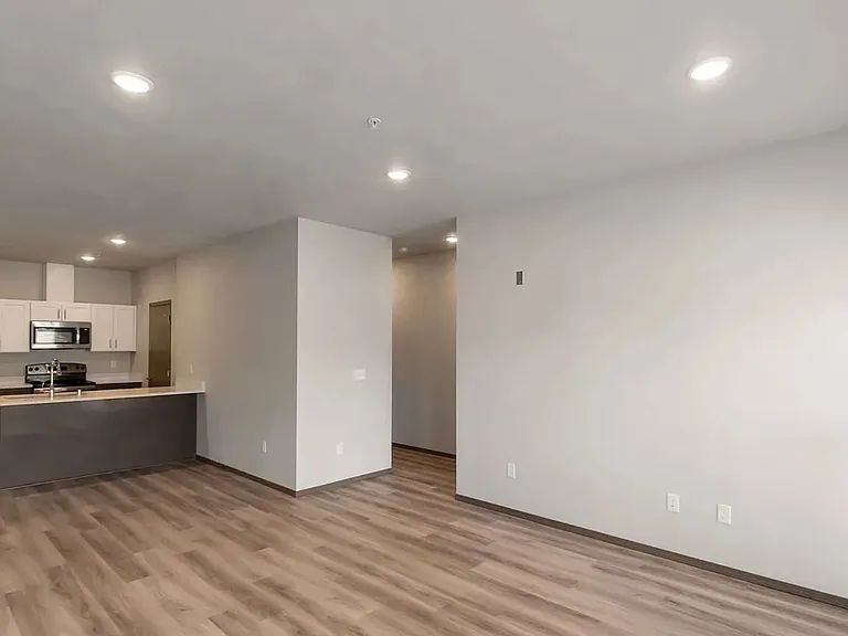 River City Apartments — Photo 21