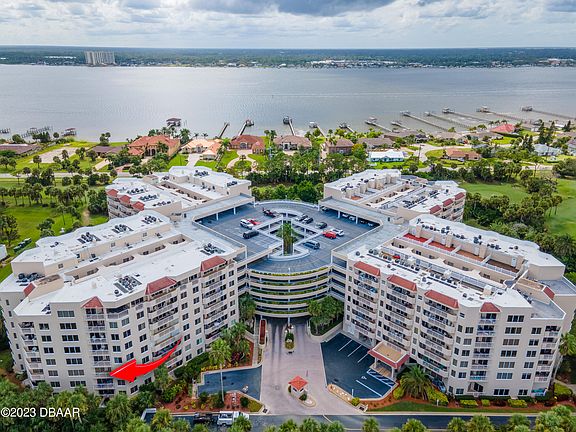 2nd image of 3 Oceans West Blvd APT 4D5