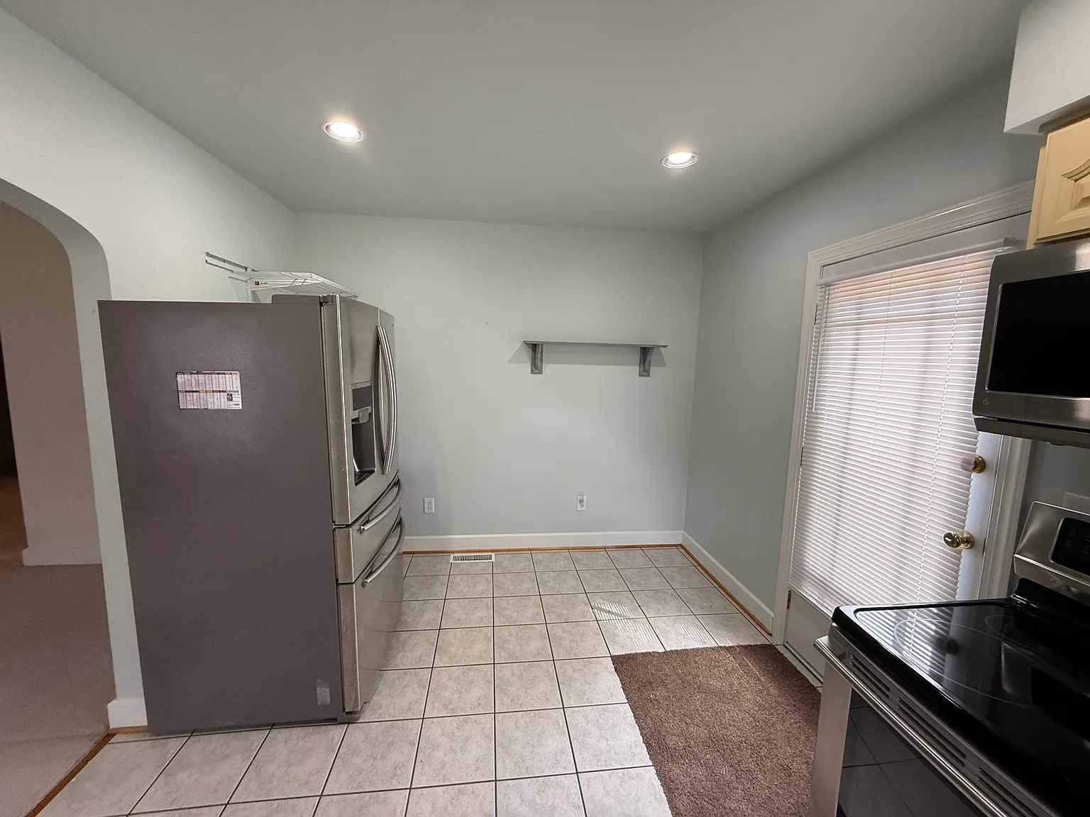 3 bed, 1245 sqft, $1,800 — Photo 3