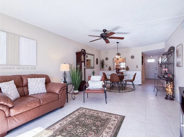 9420 S Hollybrook Lake Dr APT 108, Pembroke Pines, FL 33025