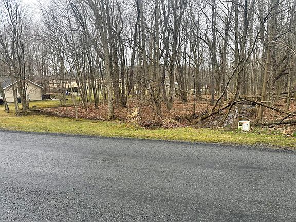 3rd image of 914 Crestridge Dr #37