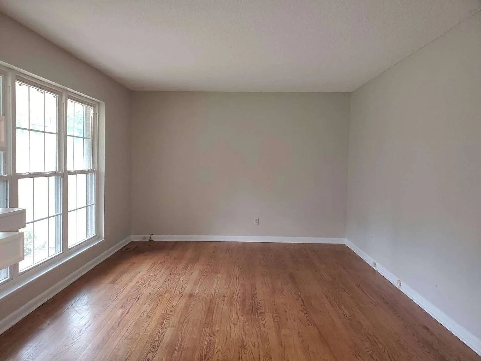 5 bed, 3.0 bath, 1578 sqft, $2,150 — Photo 2