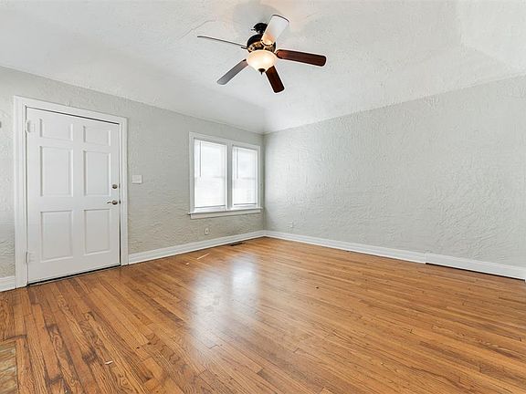 3rd image of 2833 NW 22nd St