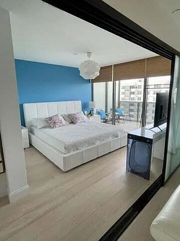 1 bed, 1.5 bath, 833 sqft, $6,500 — Photo 4