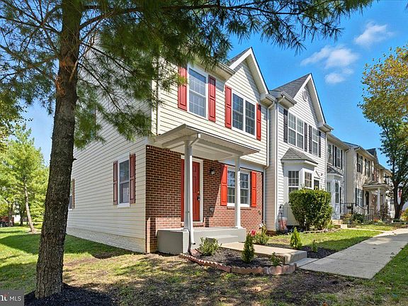 3rd image of 2337 Barkley Pl
