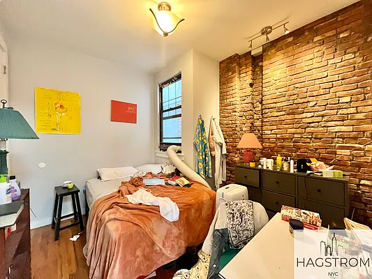 Rented by Hagstrom Management Inc | media 33