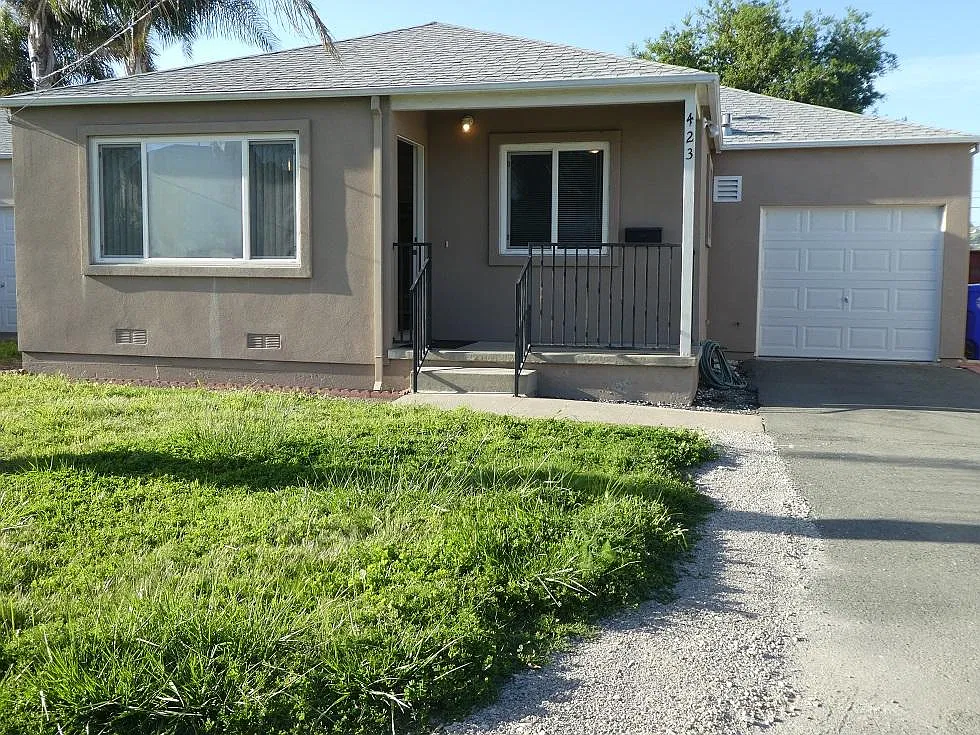 2 bed, 1100 sqft, $2,995 — Photo 1