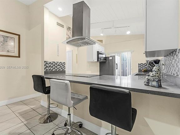 4th image of 137 Essex Rd #3-28