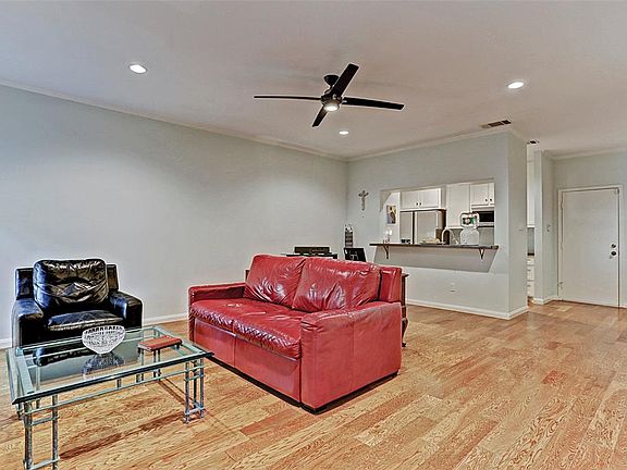 4th image of 9800 Pagewood Ln APT 3503