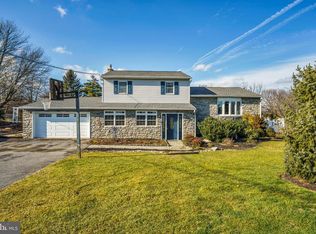 1126 Boiling Springs Rd, Mechanicsburg, PA 17055