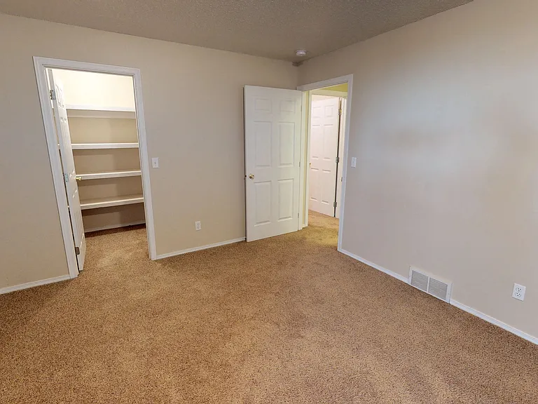 Sierra Vista Apartments — Photo 108