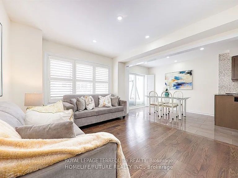 2412 Fall Harvest Cres — Photo 23