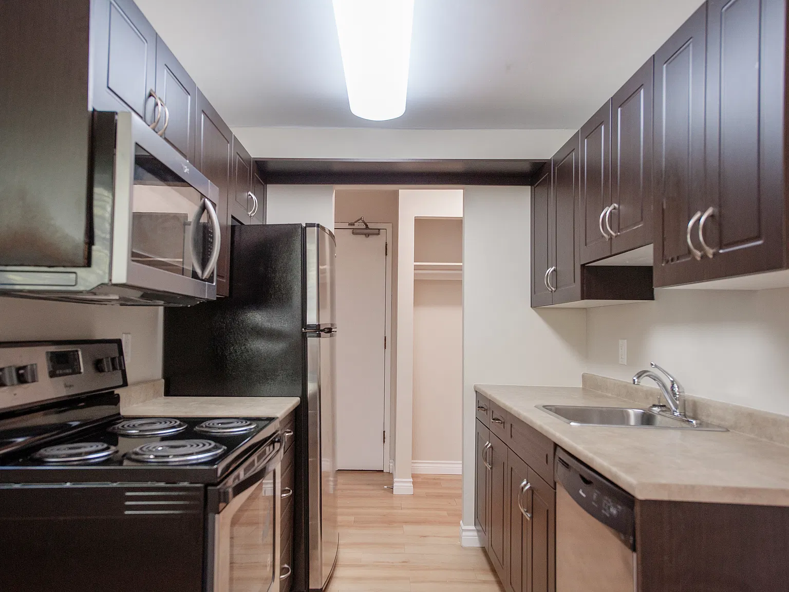1080 Moncton Avenue — Photo 2