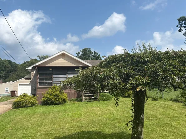 3445 Beechwood Dr, Hubbard, OH 44425