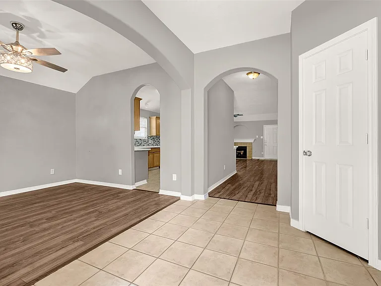 21630 Trilby Way — Photo 4