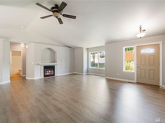 4th image of 7706 179th Avenue Pl E