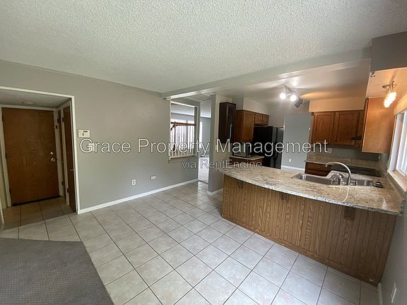 4th image of 10870 Stuart Cir