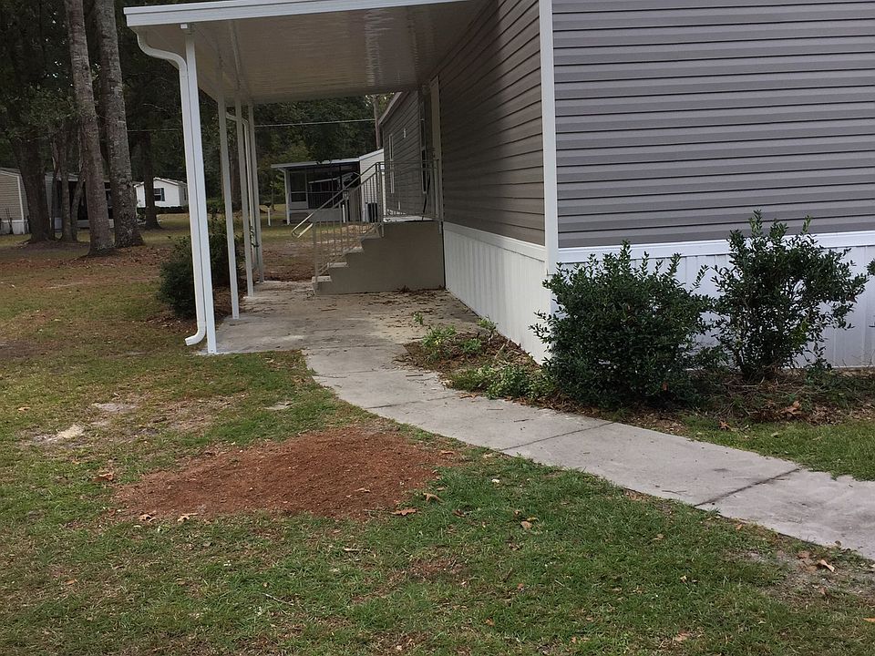 1st image of 194 SW Sweetbay Ct