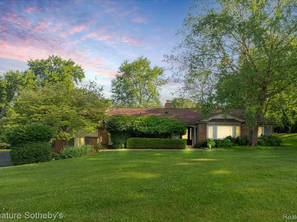 1656 Keller Ln, Bloomfield Hills, MI 48302