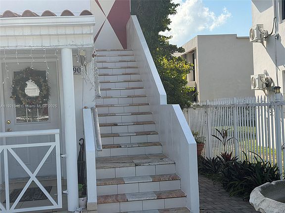 2nd image of 990 SW 9th St