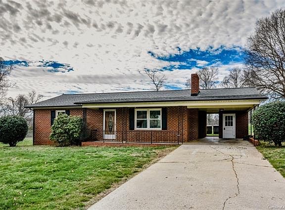 2nd image of 2412 Belle Terre Dr