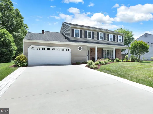 630 Atkinson Ln, Langhorne, PA 19047