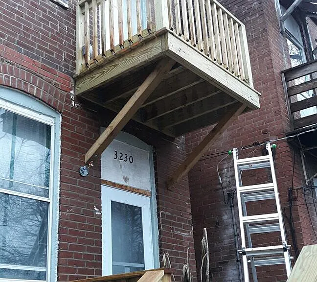 Rear upstairs balcony