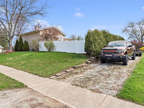 4th image of 705 Arrowhead Dr
