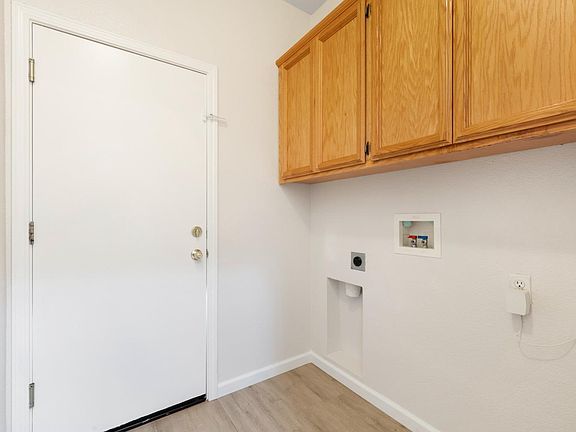 2nd image of 3660 Saintsbury Dr