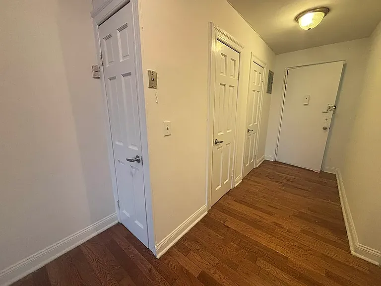 1264 Sheridan Ave #6 — Photo 3