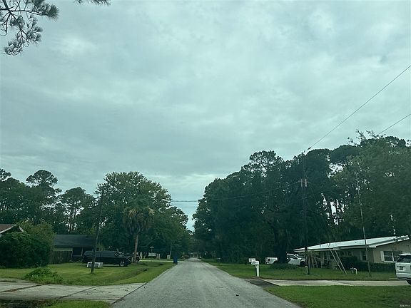 4th image of 6445 Pine Cir W