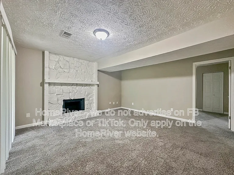 323 Park Ridge Ct — Photo 7