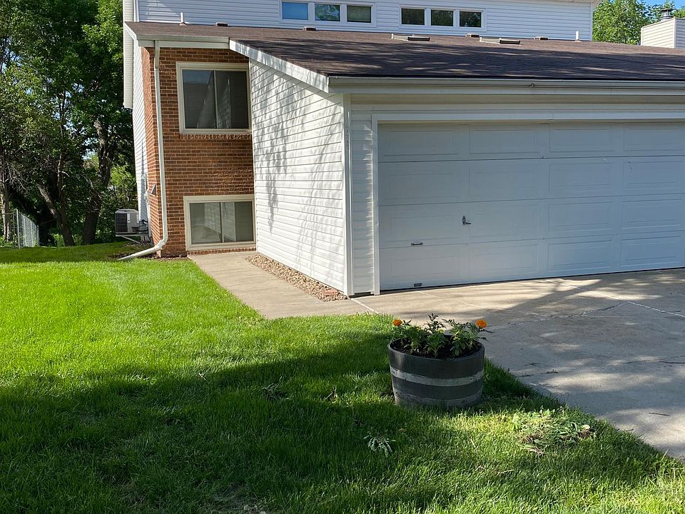 244 Parkside Lane