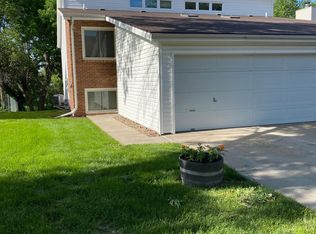 244 Parkside Ln, Lincoln, NE 68521