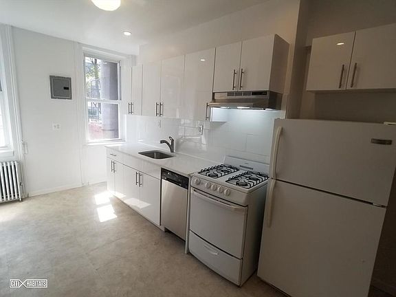 5th image of 394 Metropolitan Ave APT 3R